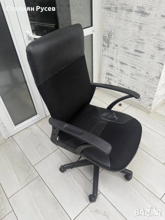 1711 офис кожен стол  / президентски  -цена 73лв или 37,32 евро         смр -  черна кожа  с една за, снимка 1