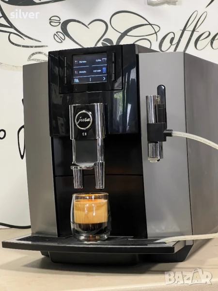 Кафемашина кафе автомат jura E8 с гаранция, снимка 1