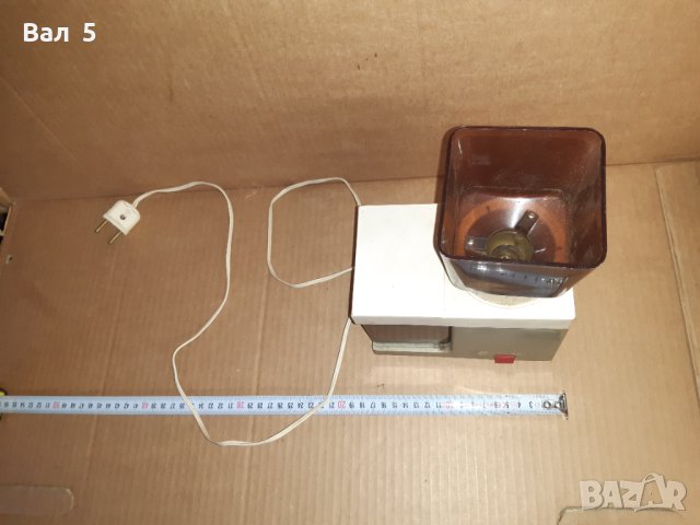 Стара електтрическа кафемелачка АРОМАТ - СССР, снимка 2 - Антикварни и старинни предмети - 43478526