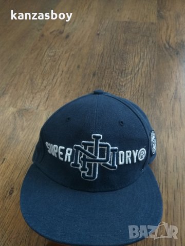 superdry - страхотна шапка КАТО НОВА, снимка 2 - Шапки - 33643548