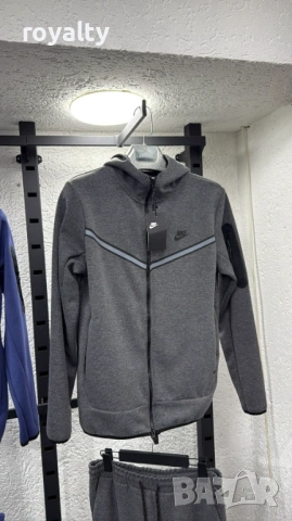 Nike Tech НА ЕДРО Мъжки Спортен Екип Найк 5 Бр.