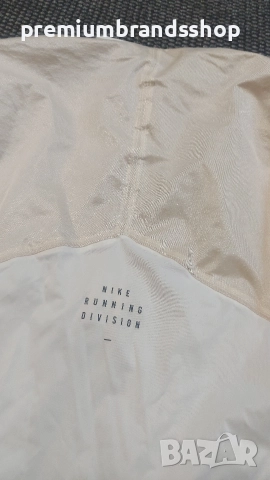 Nike Storm fit ветровка m размер , снимка 5 - Спортни екипи - 52619484