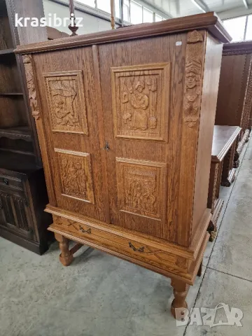 Масивен Шкаф с Дърворезба- внос от Германия! 