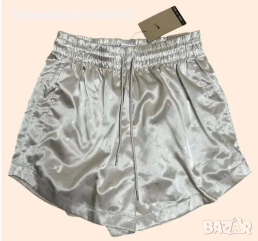 Nike оригинални панталонки , снимка 4 - Къси панталони и бермуди - 53003521