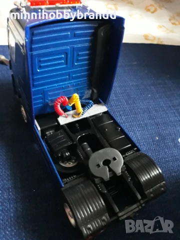 Mercedes Benz 1844 1.43 Scale top model, снимка 15 - Колекции - 50584826