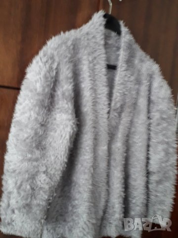 Пухкава жилетка сива