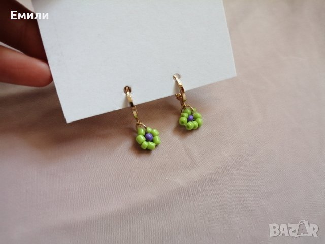 Дамски обеци в златист цвят с висулки цветя от мъниста в зелен и лилав цвят, снимка 7 - Обеци - 43838951