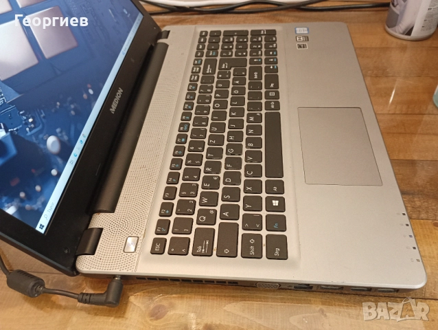 Лаптоп Medion Akoya E6422 - i3 6100U / 15,6", снимка 6 - Лаптопи за дома - 52138774