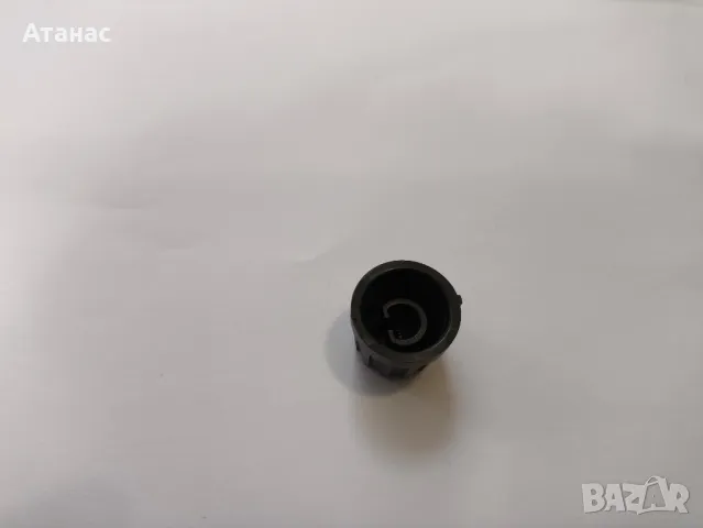 Оригинални Roland  врътки/капачки за потенциометри, снимка 2 - Други - 48701905