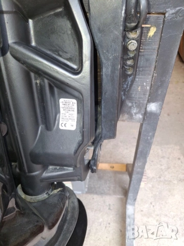 Продавам извънбордов мотор за лодка ,,Меркюри”-90к.с., снимка 6 - Воден транспорт - 52810162