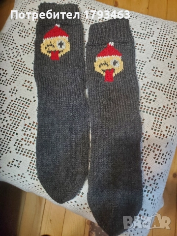 Ръчно плетени мъжки коледни чорапи размер 43, снимка 16 - Мъжки чорапи - 51890805