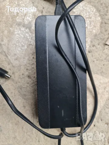 Качествено зарядно за електрическа тротинетка скутер колело велосипед 48 волта 54.6 волта