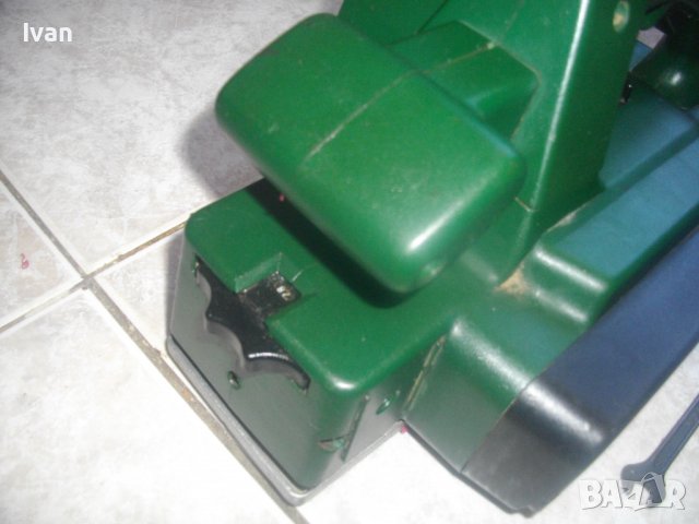 900 Вата-Швейцария-Бош-Електрическо Оригинално Ренде-BOSCH PHO30-82-Стружуване 3 мм-Нож 82 мм, снимка 8 - Други инструменти - 36833099