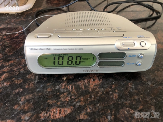 Радиочасовник Sony