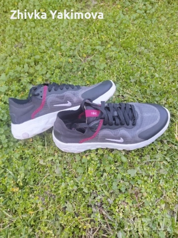 Маратонки Nike номер 40