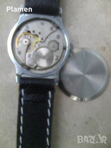 Стар съветски часовник ПОБЕДА с кожена каишка , снимка 4 - Мъжки - 37518063