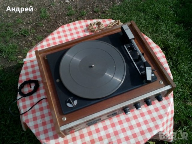 Стар грамофон Акордс,Akords, снимка 3 - Антикварни и старинни предмети - 28912360