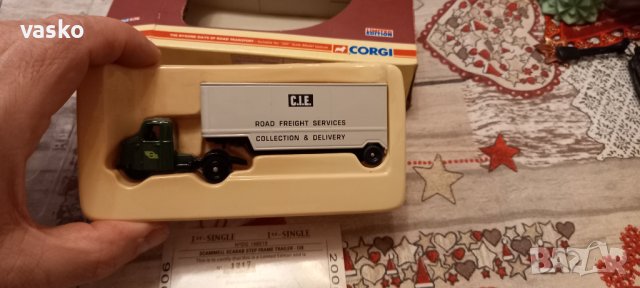 CORGI-рядък,1:76,сертификат