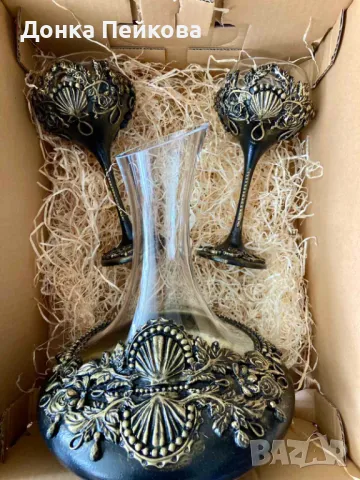 Ръчно изработен сервиз . декантер с две чаши в злато, снимка 4 - Сервизи - 49107927