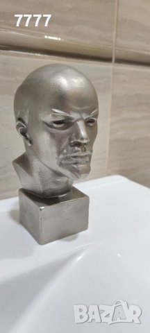 Алуминиев бюст на Ленин 