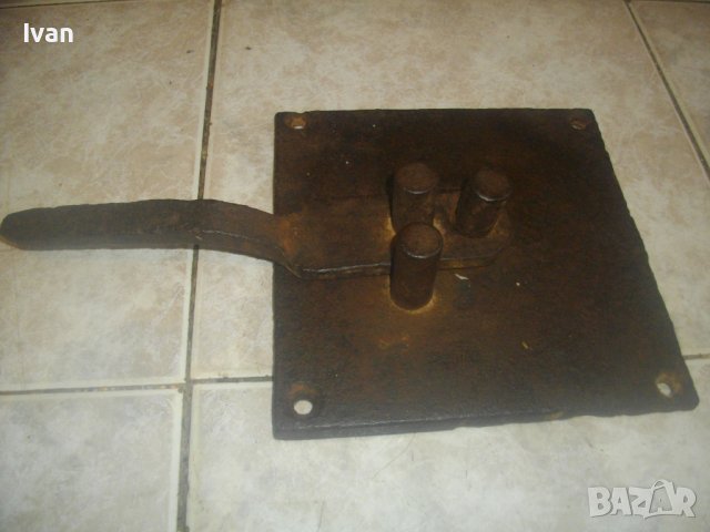 Бигляр Старо Качество-Трицилиндров-Ръчен Уред Огъване Арматура Всякаква-Масивен-4,5кг-Дебелина 10мм, снимка 3 - Други инструменти - 43307193