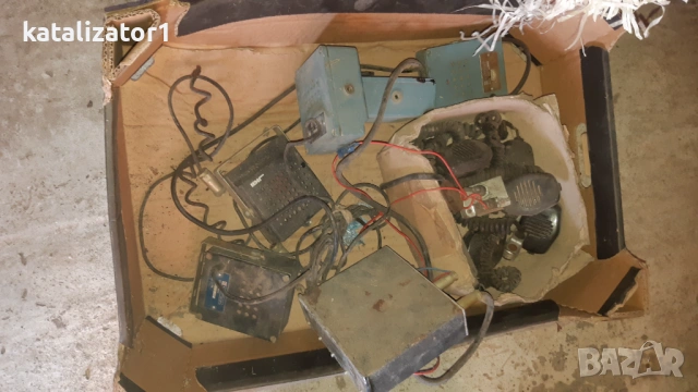 Стари модели уреди,радиа и др, снимка 5 - Антикварни и старинни предмети - 53274475