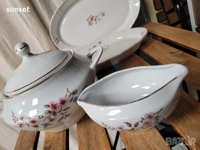 супник+ сосиера+ 2 бр. плата от ПОРЦЕЛАН, България, снимка 1