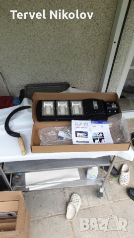 Улична лампа с акумулатор, фотоволтаик, дистанционно, 90Вата чисто нова, неразопакована