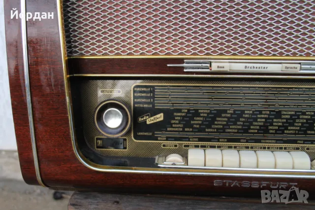 Немско радио ''Stassfurt 600'', снимка 2 - Антикварни и старинни предмети - 48198355