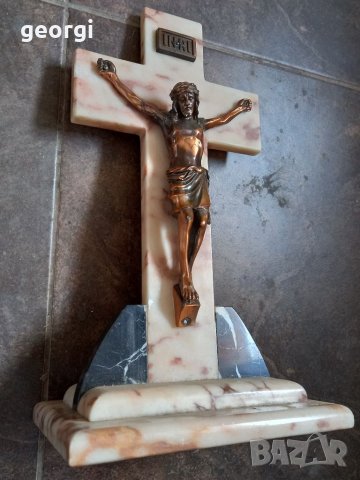 Мраморен кръст с бронзова статуя на Исус , снимка 2 - Декорация за дома - 38448190