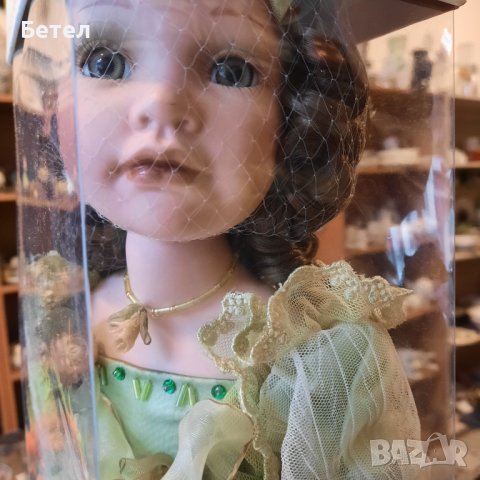 Колекционерска  порцеланова кукла Abbi ,Alberon dolls ,UK, снимка 2 - Колекции - 43063144