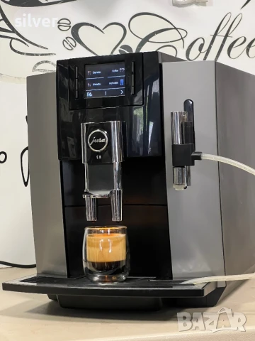 Кафемашина кафе автомат jura E8 с гаранция, снимка 1