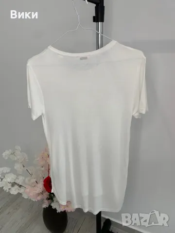 Тениска Guess 16г, но е подходяща и за S, снимка 11 - Тениски - 49692986