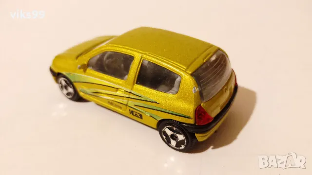 RENAULT Clio Bburago - Мащаб 1:43, снимка 2 - Колекции - 47736376