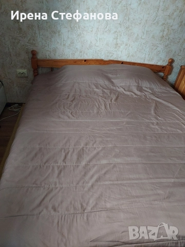 Спалня с двулицев матрак и подматрачни рамки 