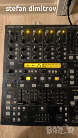 Behringer DDM4000 32-битов цифров DJ миксер 