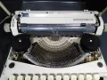 СТАРА РЕТРО ПОРТАТИВНА ПИШЕЩА МАШИНА ADLER JUNIOR 30, снимка 4