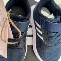 Оригинални детски маратонки Adidas 19 номер, снимка 2 - Детски маратонки - 38334032