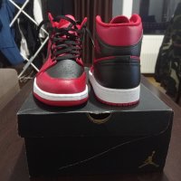 jordan 1 MID, снимка 2 - Маратонки - 43214151