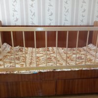 Детско дървено креватче, снимка 2 - Бебешки легла и матраци - 32838099
