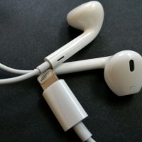 Apple EarPods с Lighting connector Оригинални Слушалки от iPhone, снимка 2 - Слушалки, hands-free - 35609794