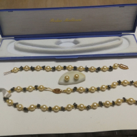 Комплект перлени накити от Майорка, снимка 1 - Бижутерийни комплекти - 44883618