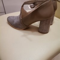 Продавам дизайнерски обувки Мартини, снимка 2 - Дамски обувки на ток - 39565092