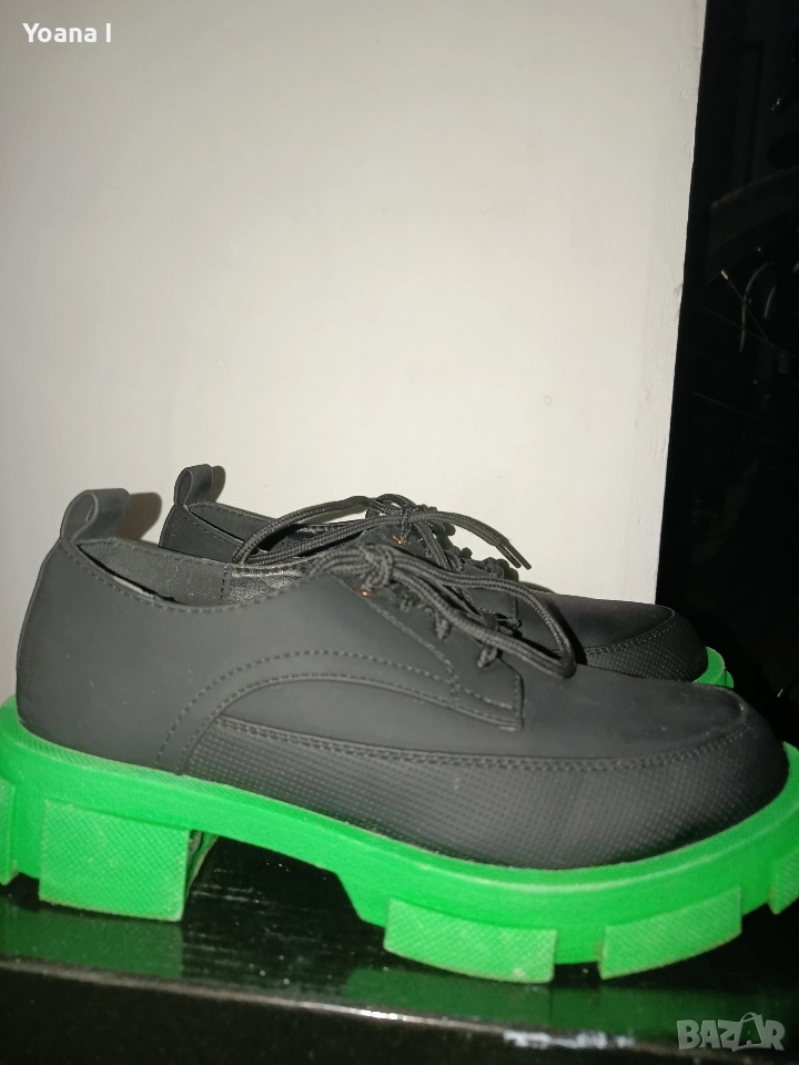 Дамски обувки с масивна зелена подметка , снимка 1