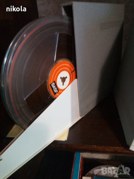 Магнитофонни ролки с лента и пластмасова кутия 18 см-25лв, снимка 1