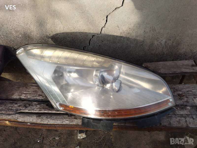 Десен фар C4 Picasso, снимка 1