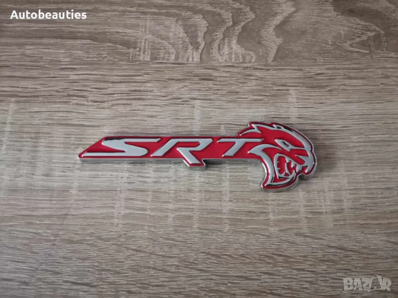 SRT Hellcat сребристо с червено емблема дясна, снимка 1