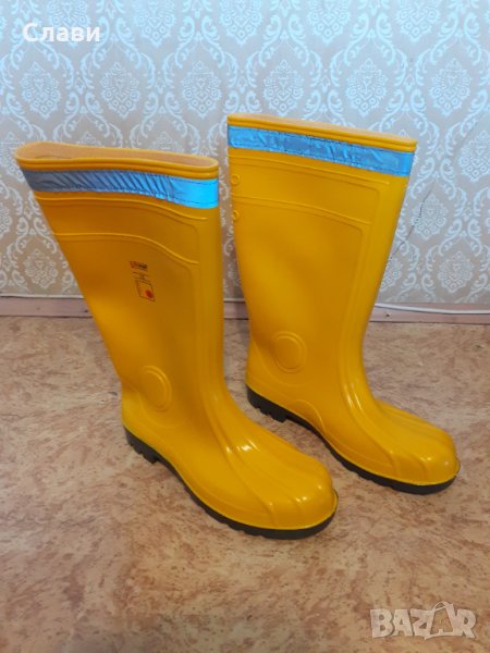 Продавам ботуши с метално бомбе и пластина,нови, снимка 1