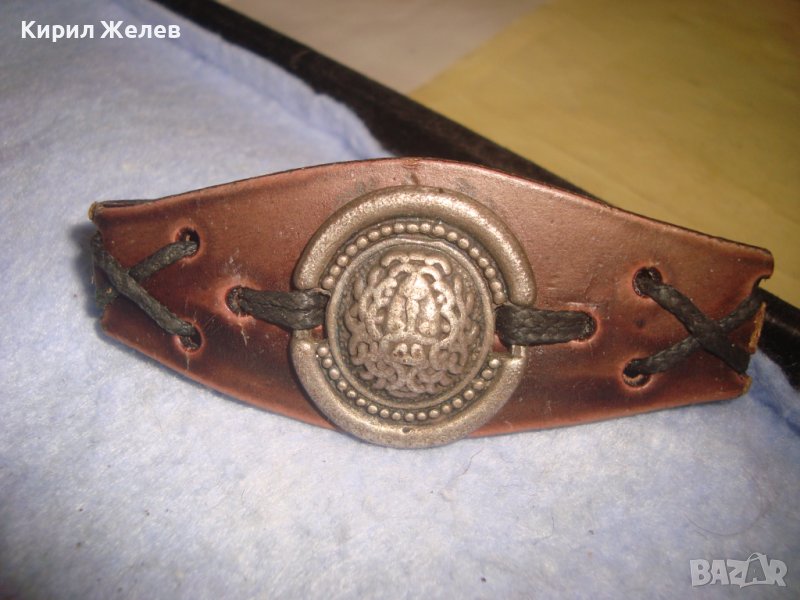 СТАРА ВИНТИДЖ КОЖЕНА РЕТРО АРТ ГРИВНА РЪЧНА ИЗРАБОТКА с БРОНЗОВА ОРНАМЕНТИРАНА АПЛИКАЦИЯ 28016, снимка 1