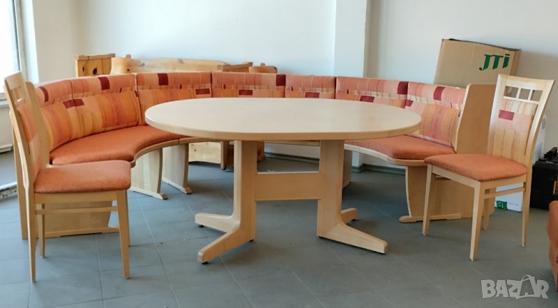 голям объл диван от масив, с маса и два стола- трапезария, кухня, барбекю, снимка 1